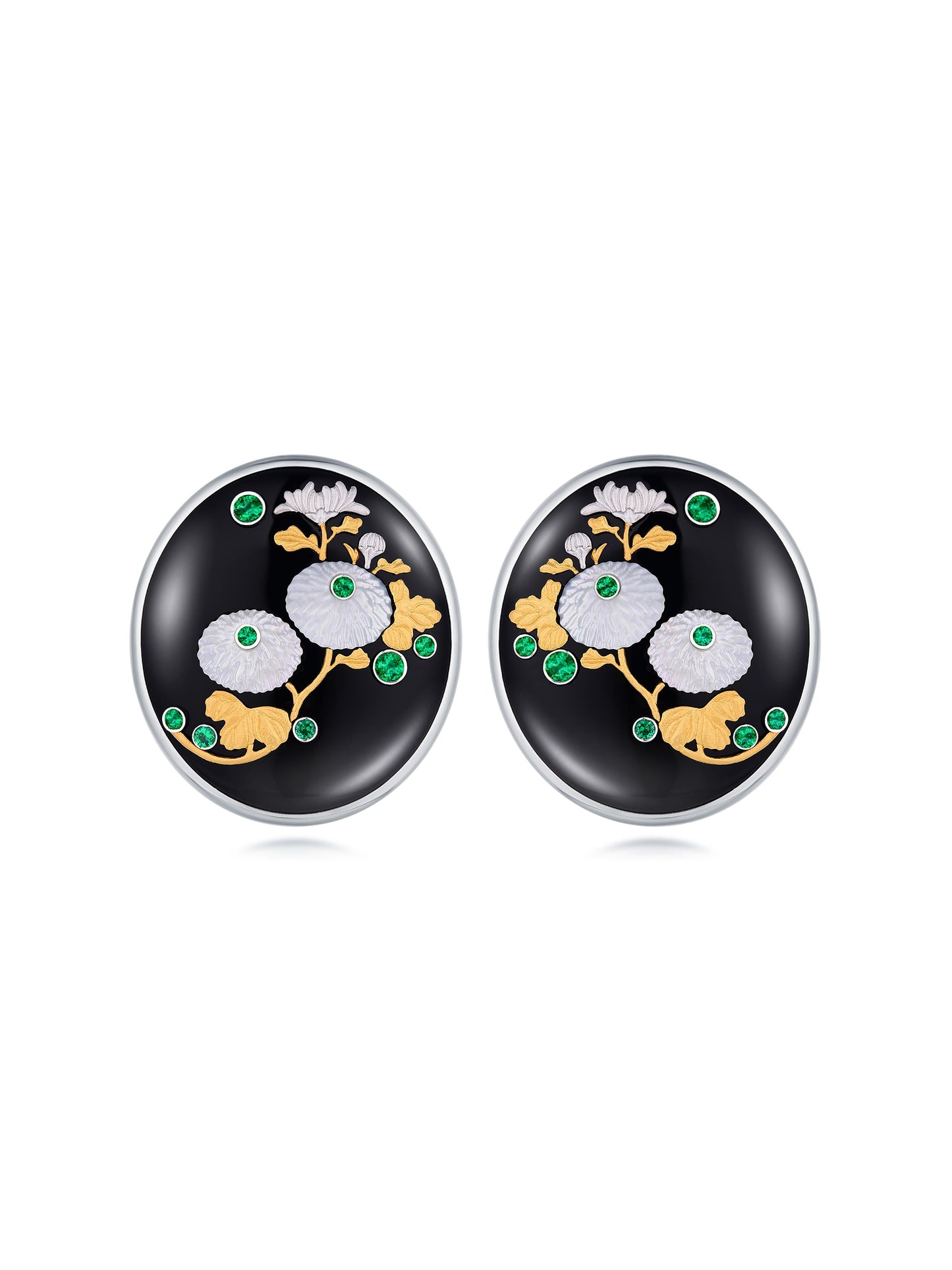 「The Window Harbors Autumn Blooms」 Emeralds & Agate Earrings
