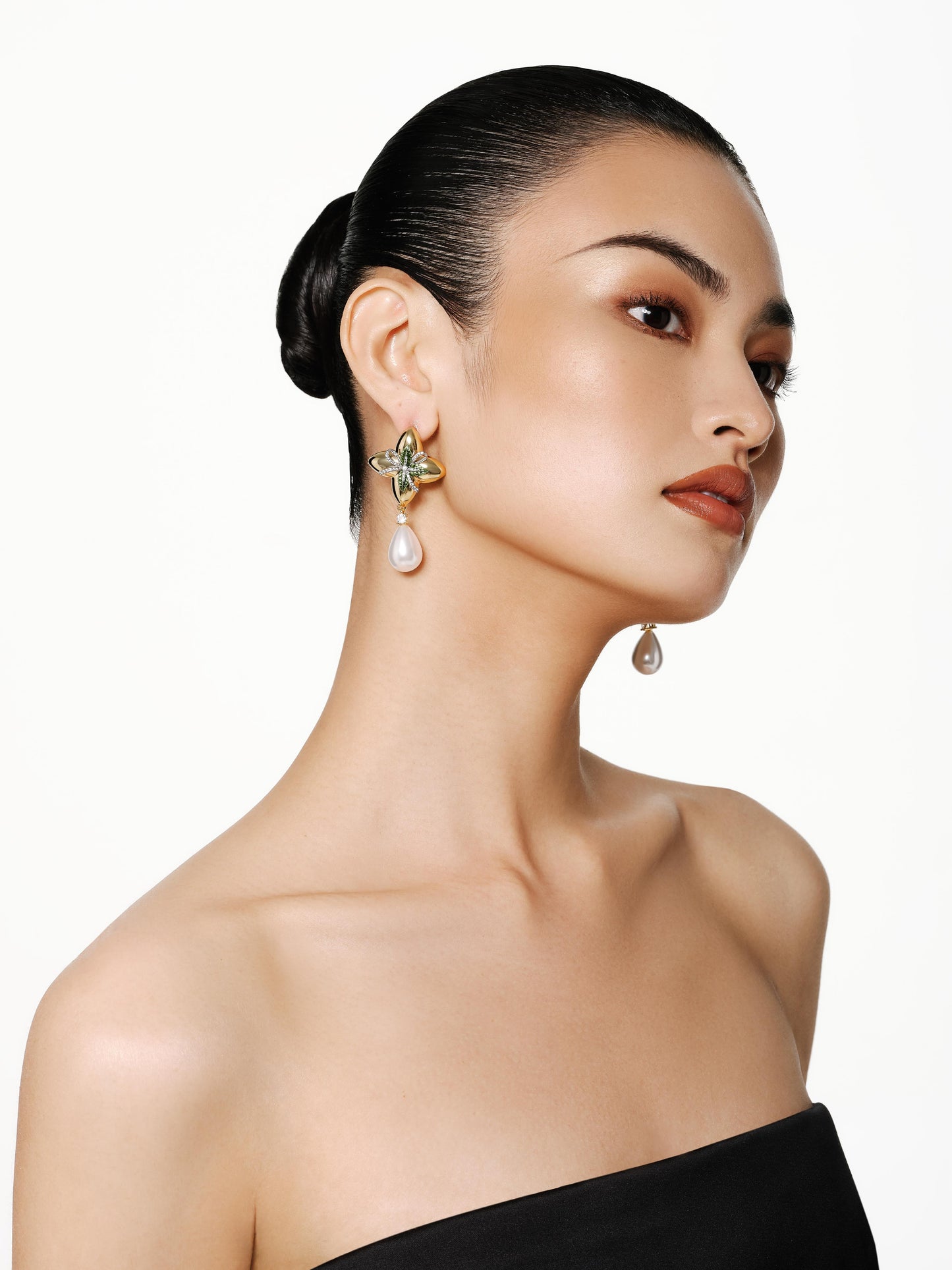 Golden Floral Knot Pearl Pendant Earrings