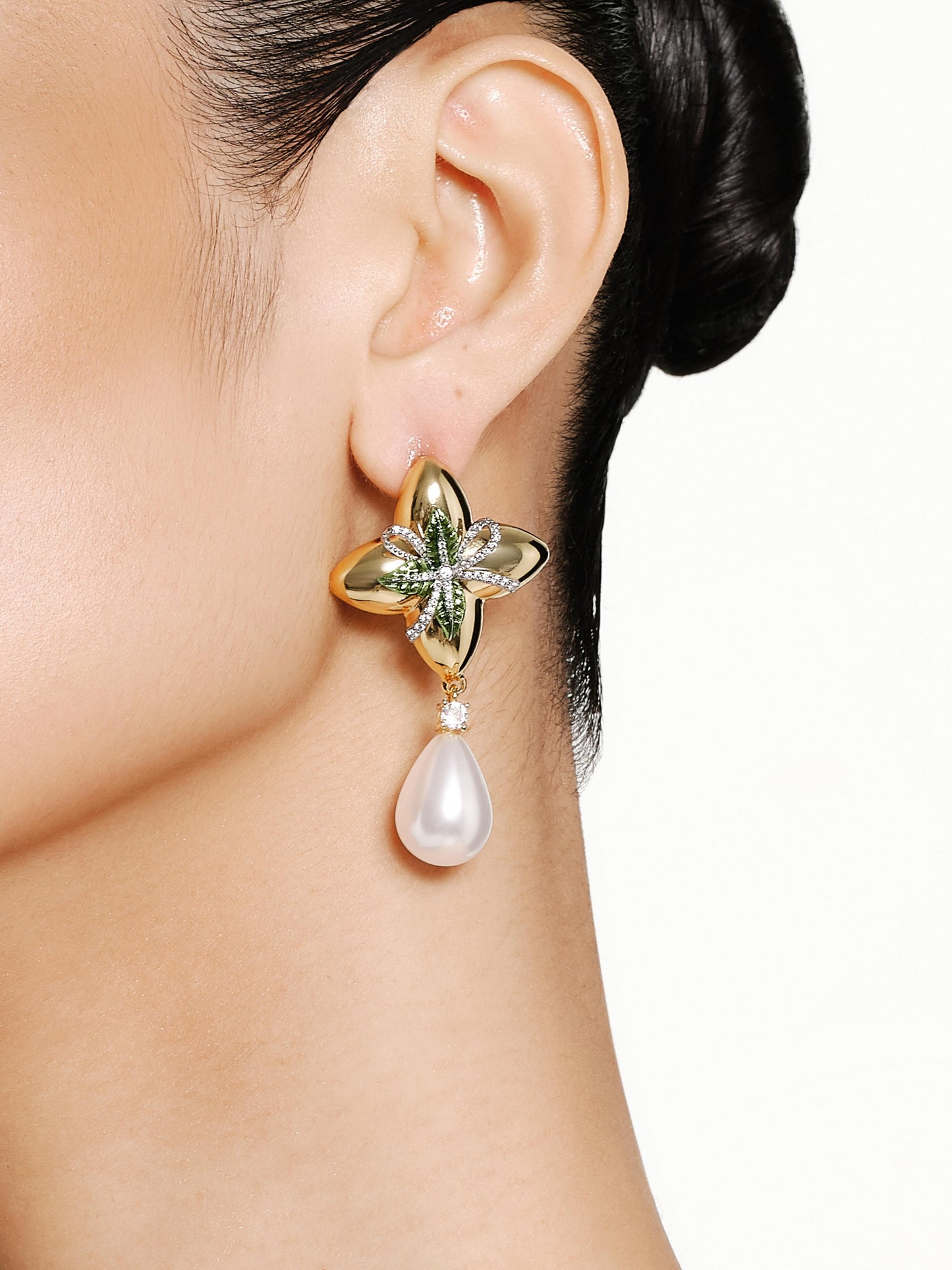 Golden Floral Knot Pearl Pendant Earrings
