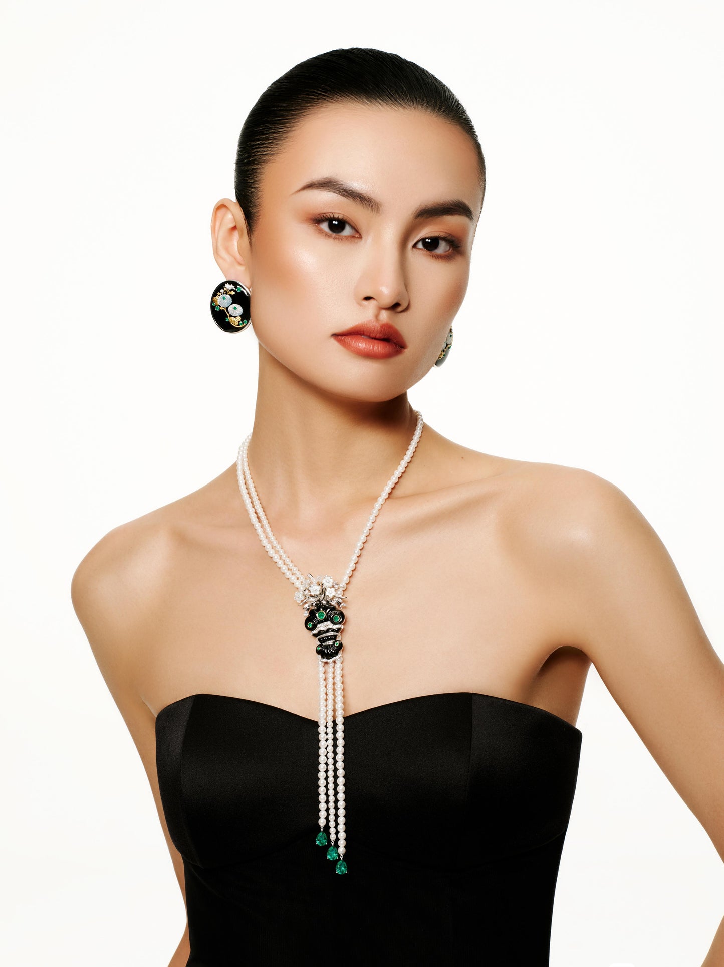 「Ingenious Linglong Narcissus」 Emeralds & Agate Detachable Pearl Necklace
